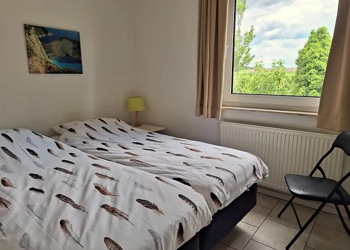 Met Uitzicht! Domein Hellebeuk Valkenburg-klimmen בית נופש Klimmen